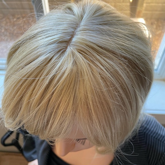 NWT 12” pale honey blonde highlights ash with bangs short bob wig natural look - Picture 3 of 16